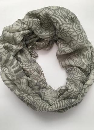 Демисезонный шарф-хомут