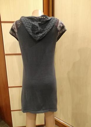 Трикотажное платье с капюшоном2 фото