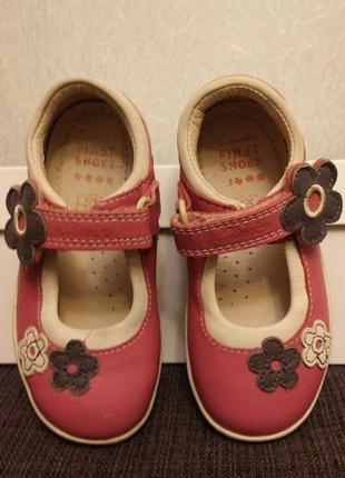 Нові шкіряні черевички з квіточками устілка 14см3 фото