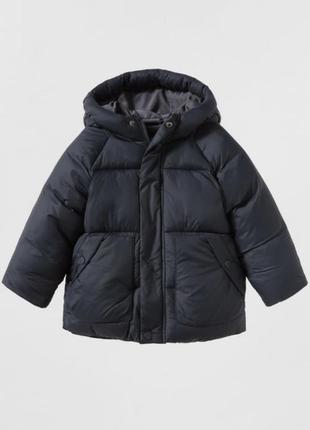 Пуховик вологозахисний з капюшоном та флісовою підкладкою. zara