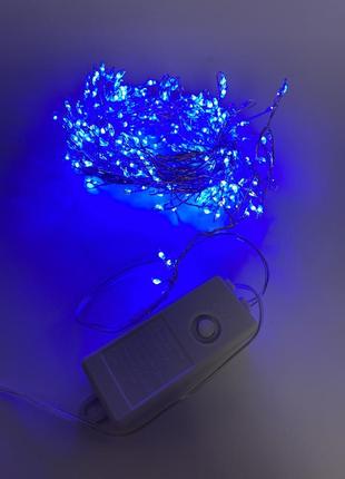 Новорічна гірлянда мідна на ялинку у формі гілочок на дереві колір синій5 фото