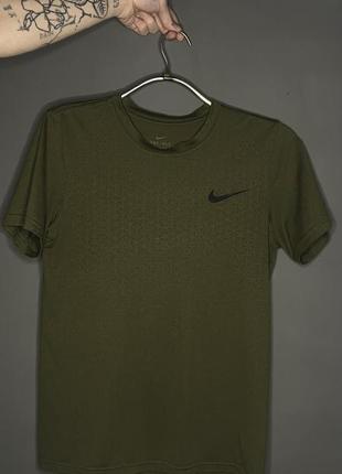 Спортивна футболка nike dri fit