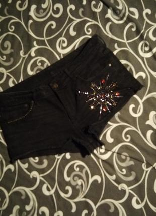 Коротке джинсовые шорты с камнями1 фото