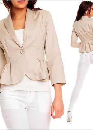 Женский пиджак на одной пуговице
