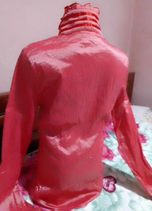 Нарядная красная блузка на пуговицах2 фото