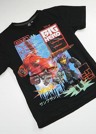 Черная футболка