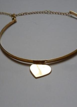 Чокер металлический в золотом цвете с сердечком2 фото