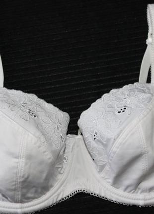 75е-34е мягкий бюстгальтер на косточках с романтичной вышивкой4 фото