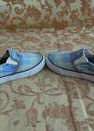 Сліпони h&m 2