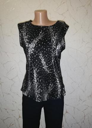Блузка з срібним малюнком