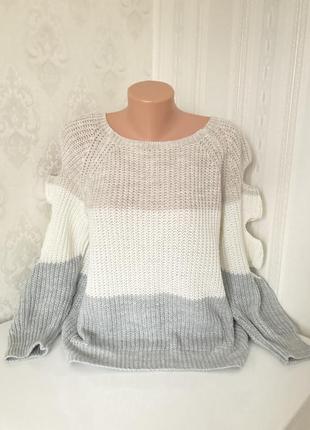 Свитер с оригинальными рукавами