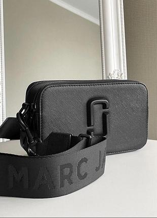 Jacobs the snapshot total black