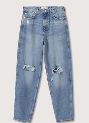 Свободные голубые джинсы с рваными коленками рваные 38 405 фото