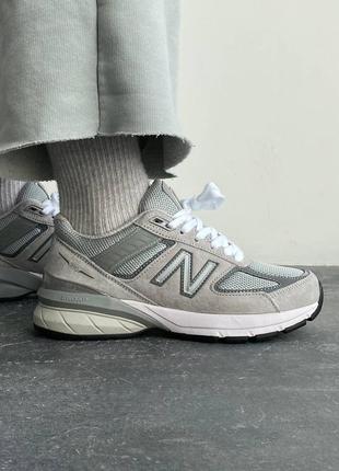 Замшеві жіночі кросівки new balance 990 v5. колір сірий