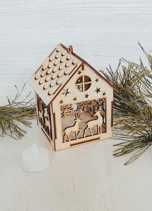 Новогодний домик с подсветкой led. деревянный домик с подсветкой.декор олени.2 фото