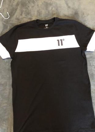 Крута подовжена футболка