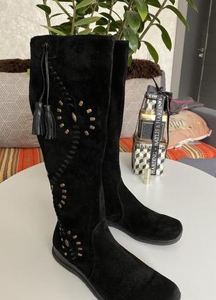 Класні високі замшеві чоботи