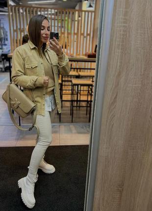 Новинка! шикарні білі черевики, зимові з хутром, тракторна підошва в стилі zara