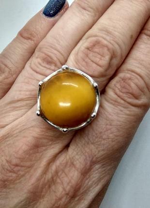 Серебряное кольцо с натуральным янтарем3 фото