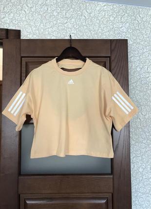 Крута футболка від adidas! розмір с-м