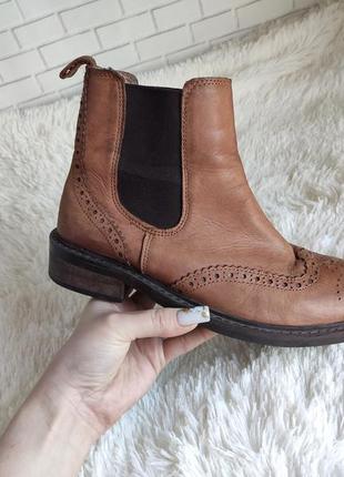 Кожаные челси, броги