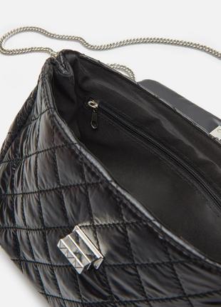 Стеганая сумка на цепочке