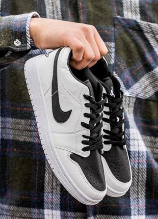 Мужские кроссовки nike air jordan 1 low black white 40-44