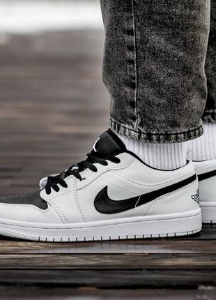 Мужские кроссовки nike air jordan 1 low black white 40-445 фото