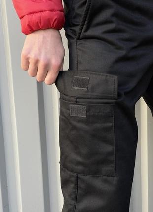 Штаны карго на флисе с карманами черные5 фото