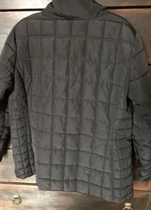 Чёрная базовая стёганная осенняя курточка 54-р8 фото