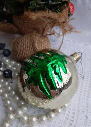 Белочка на елке❄🌲🐿 елочные новогодние игрушки шары выпуклое изображение эмали белка винтаж советские пара8 фото