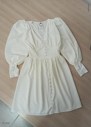 Роскошное белое платье с пуговицами4 фото