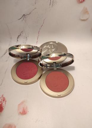 Стійкі пудрові рум'яна kiko a holiday fable long wear hydra blush