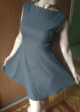 Серое платье с юбкой солнце-клеш без рукавов 42 размер
