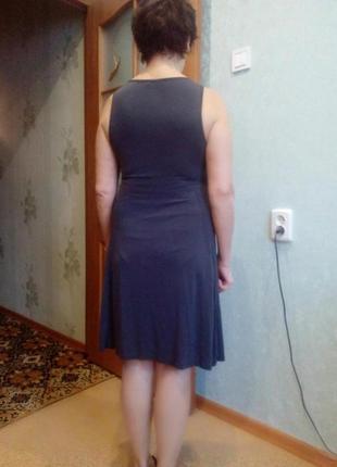 Трикотажное платье с пайетками2 фото