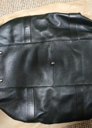 Спортивная дорожная сумка из натуральной кожи черного цвета3 фото