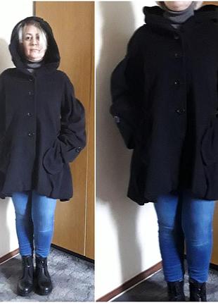 Кашемировое черное пальто с капюшоном