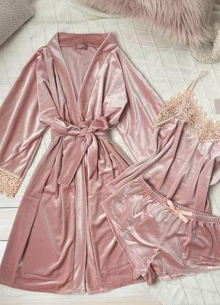 Бархатный домашний комплект тройка. плюшевый халат и пижама . бархатный комплект халат майка шорты