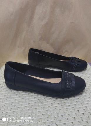 Кожаные туфли clarks