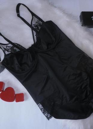 Гарне коректуюче утягуюче боді marks & spencer