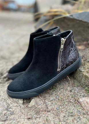 Черевики tango /португалія/ з натуральної замші на платформі 10