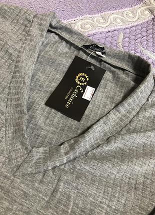 Удлиненная кофточка серого цвета 4