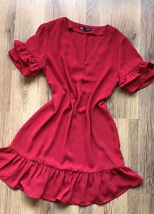 Трендовое красное платье zara