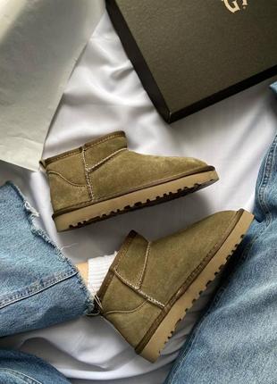 Жіночі зимові уггі з натурального замшу на овчині