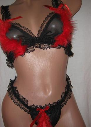 Еротичний комплект білизни мереживний чорний з червоним пухом