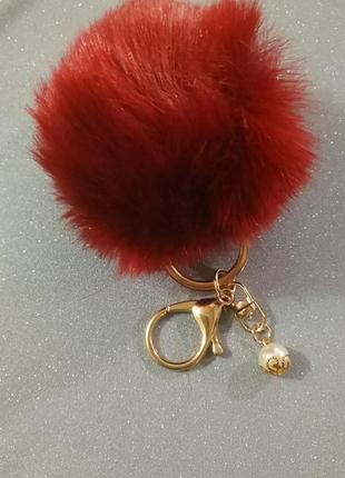 Брелок из меха, подвеска на ключи или сумочку, новый, бордовый1 фото