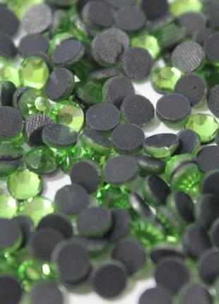 Стрази скляні на термооснове (3мм/100шт):зелений №07