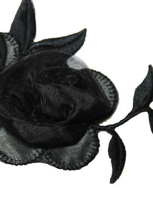 Аппликация для одежды черная цветы 14х7см