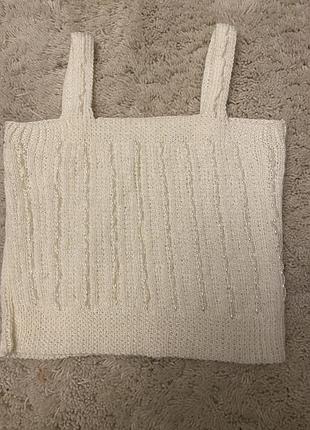 В'язаний топ з перлами