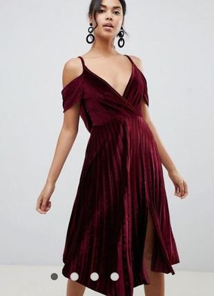 Дуже красиве оксамитове плаття asos